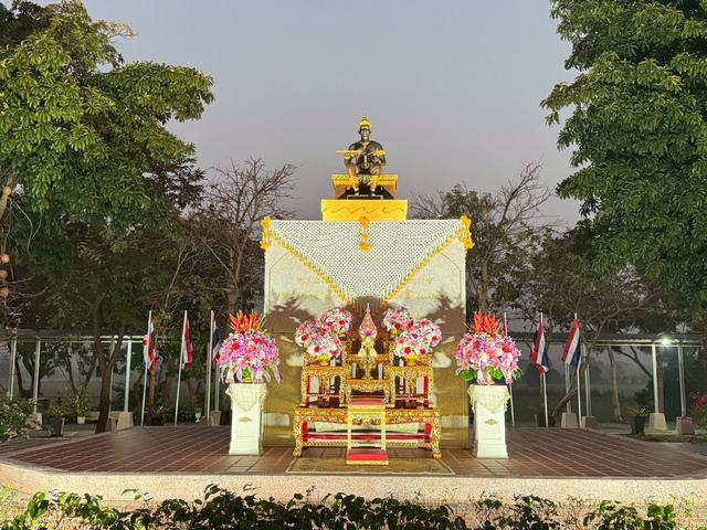 วันพ่อขุนรามคำแหงมหาราช